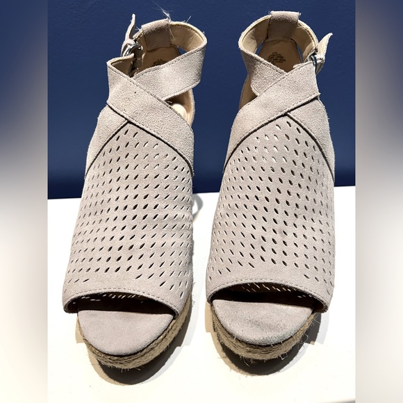 Marc Fisher Ankle Wedges - Picture 1 of 6